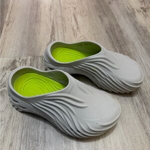 CROCS Wave Clog with Neon Yellow Insole